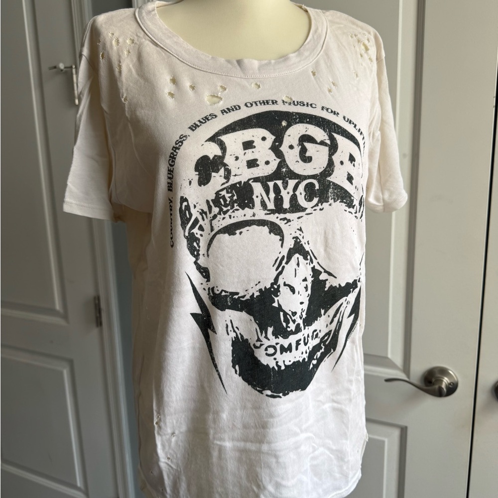 Chaser CBGB Skull Graphic Distressed Tee Size Small